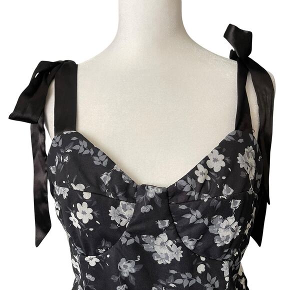 NWT Lulu's Womens XL Bodysuit Tank Top Tie Straps Black Gray Floral Thong Snap - Picture 7 of 13